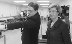 Tammy-Baldwin-Mike-Andrew-Johnson-Controls-Battery-Test-Technology-Center