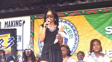 Andrea Williams of Jammin’ 98.3, a Juneteenth sponsor, hosts the opening ceremony. (Photo by Mrinal Gokhale).